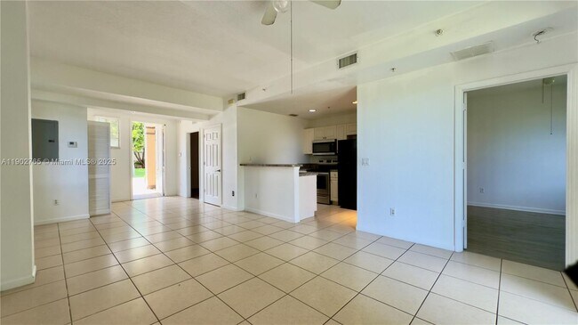 Photo - 2000 Freeport Dr Unit 4107