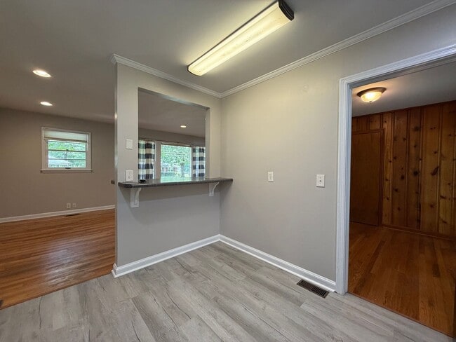 Photo - 117 Benton Dr NW