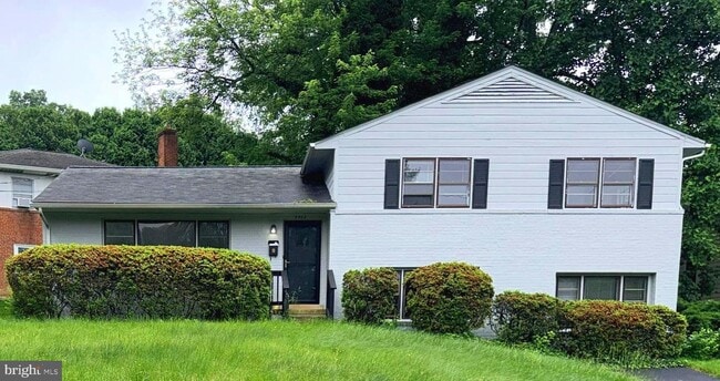 Building Photo - 9412 Holland Ct