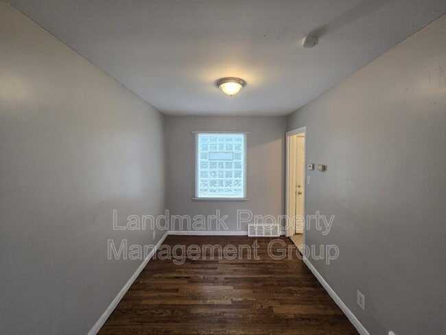 Photo - 9151 Mansfield St