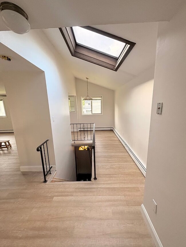 Building Photo - 62 39th St Unit 1