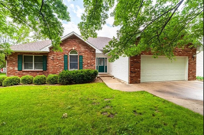 Building Photo - 4405 Fall River Dr Rental