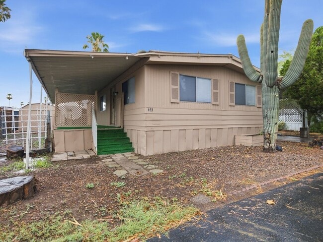 Photo - 3 Bedroom 2 Bathroom With community Pool!