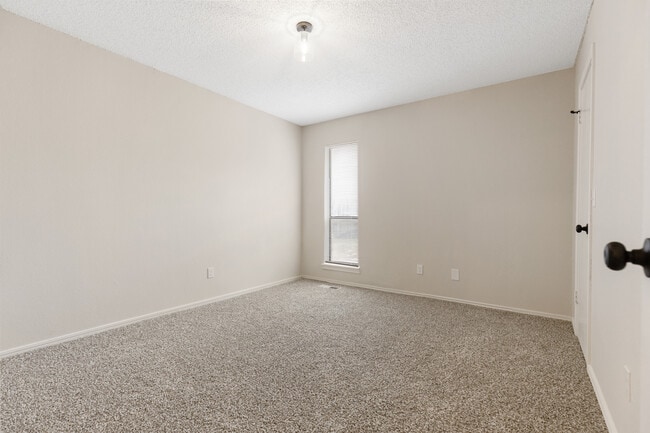 Photo - 8216 NW 112th St