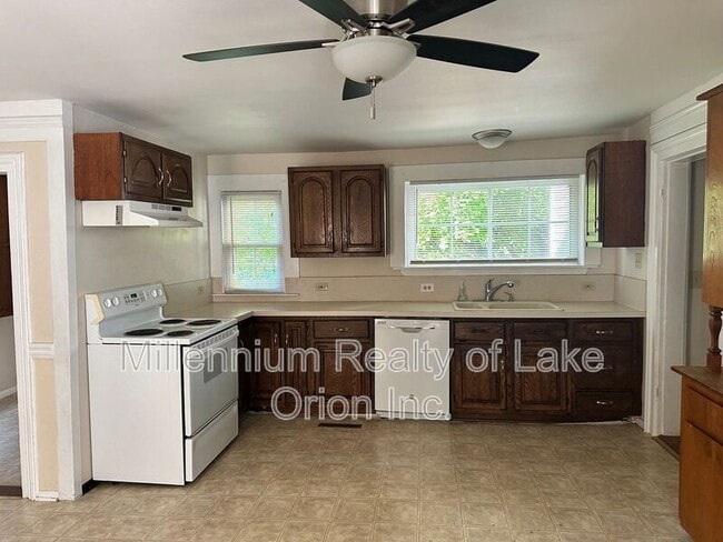 Photo - 709 W Dryden Rd