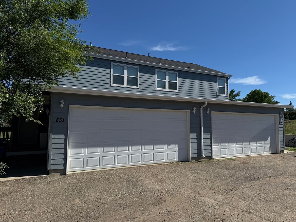Beautiful, updated Townhome - Beautiful, updated Townhome