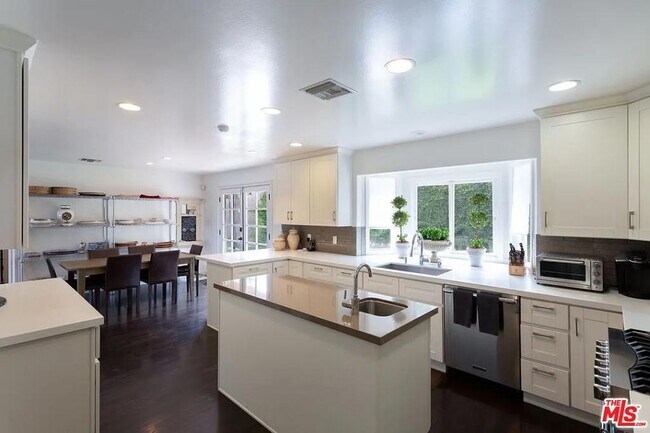 13902 Valley Vista Blvd