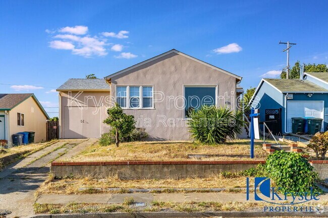 Building Photo - 218 Steffan St Rental