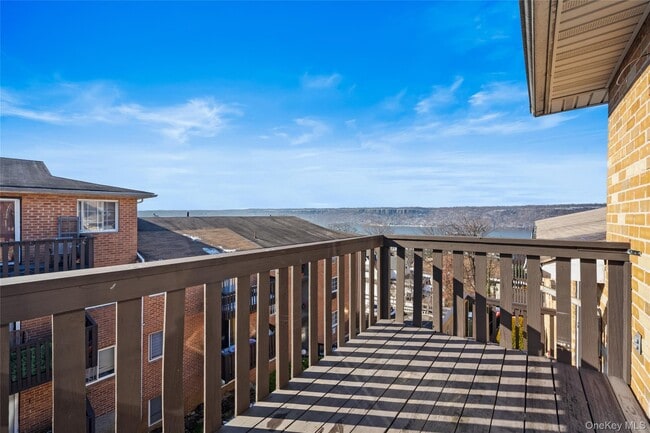 Photo - 351 N Broadway