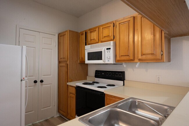 Photo - 3001 Cedar St