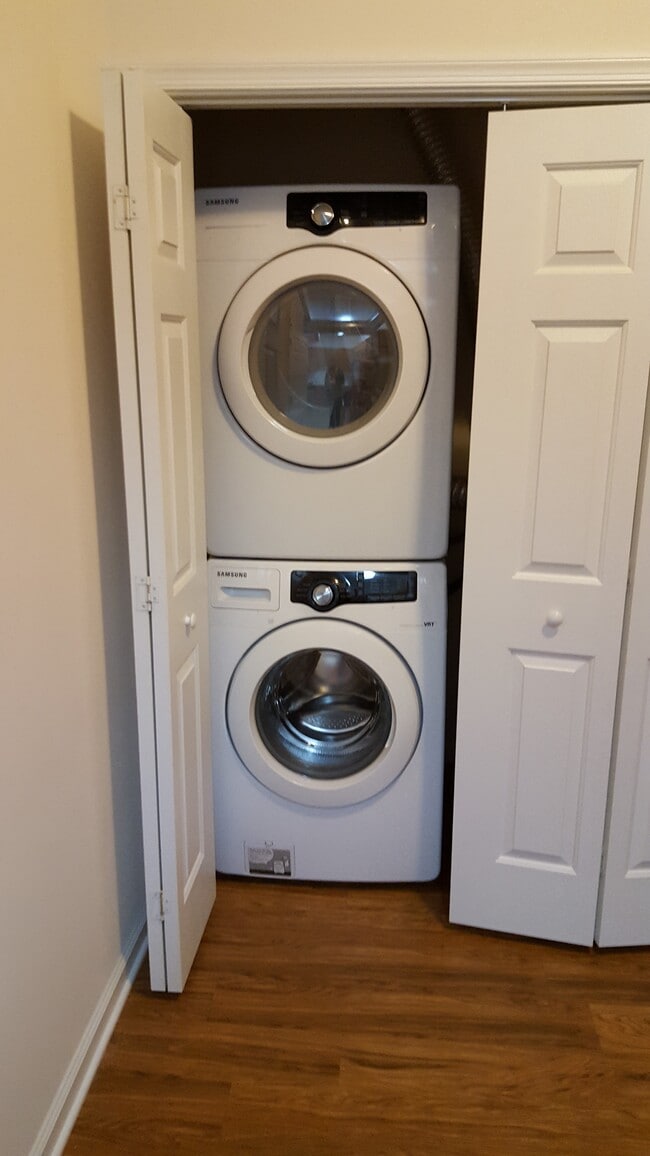 Photo - 215 N 6th St Unit 2