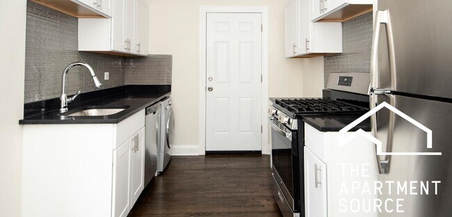 Photo - 3855 N Greenview Ave