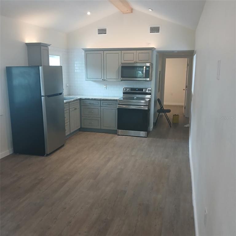 Photo - 198 Broad St