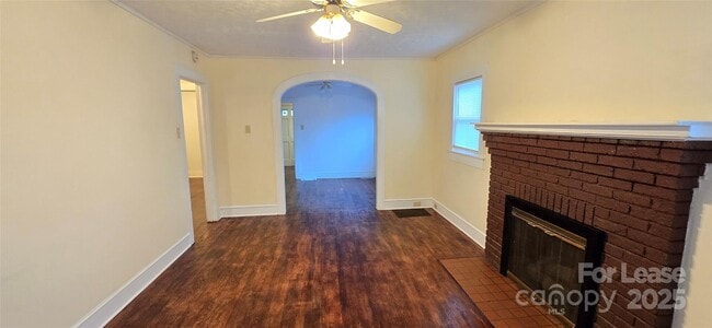 Photo - 206 Willow St SW