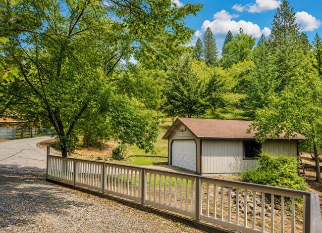 Photo - Great family home in Alta Sierra