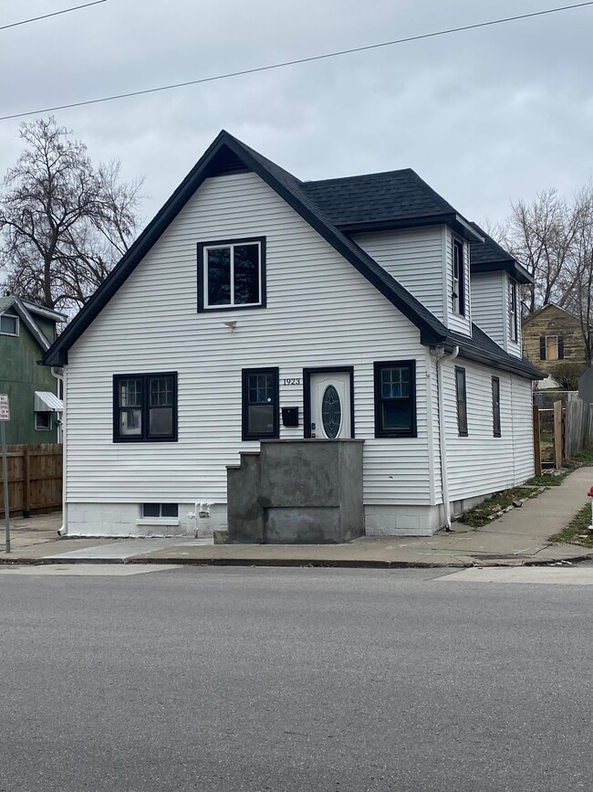 Photo - 1923 Messanie St