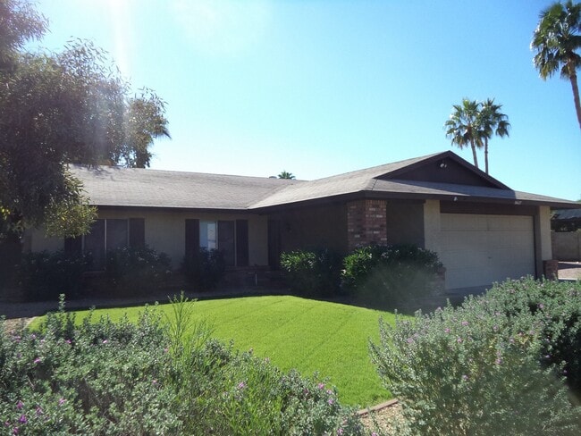 Building Photo - GREAT NORTH PHOENIX HOME WITH POOL!