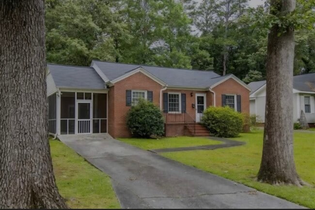 Building Photo - 100 Oakwood St NW