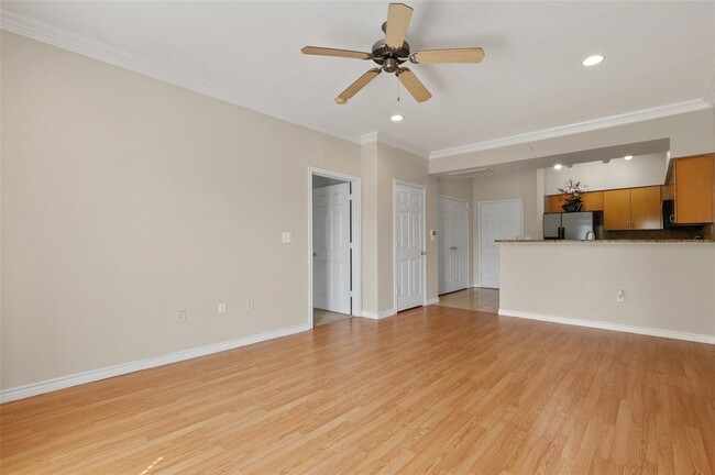 Photo - 3102 Kings Rd Unidad 1303