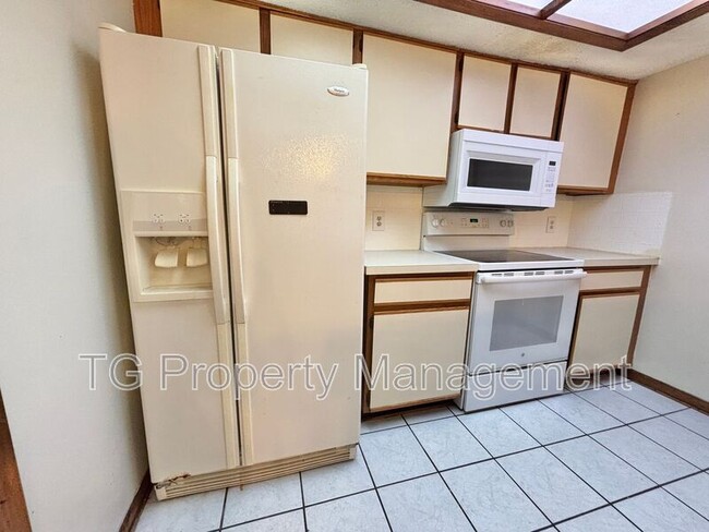 Photo - 703 Trekker St House