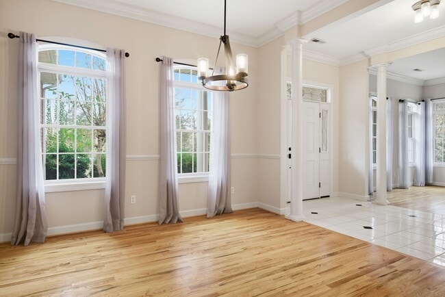 Photo - 4 Bed/3 Bath. Pet Friendly. Master on Main