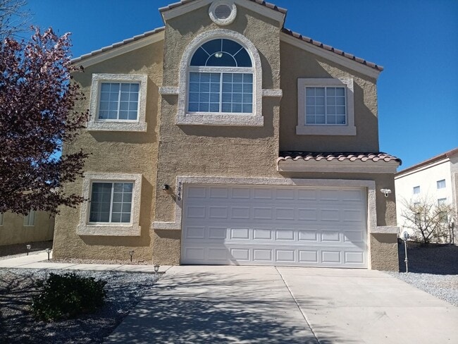 Building Photo - Stunning 5 bedroom, 3 bathroom in Rio Rancho! Showings available NOW!