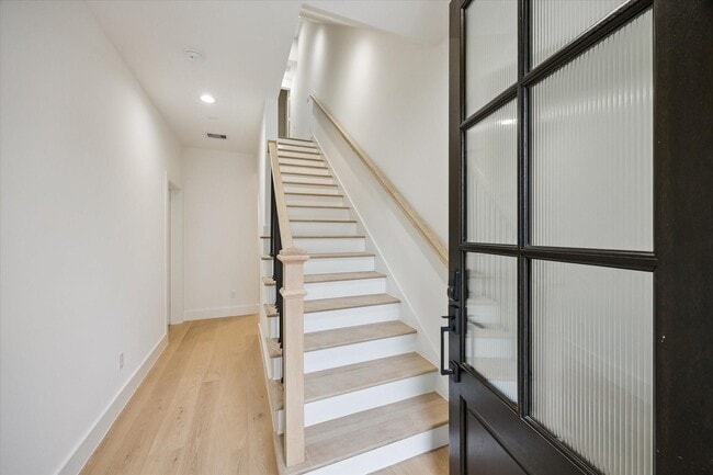 Photo - 947 Blackshire Ln
