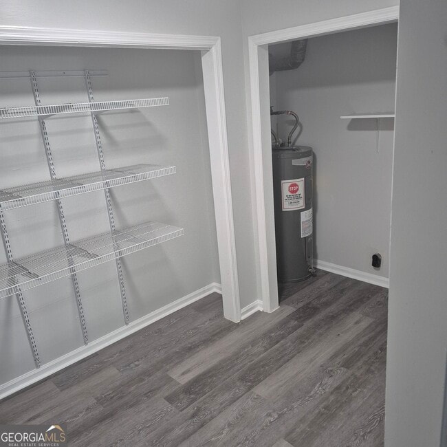 Photo - 190 Springdale Ct