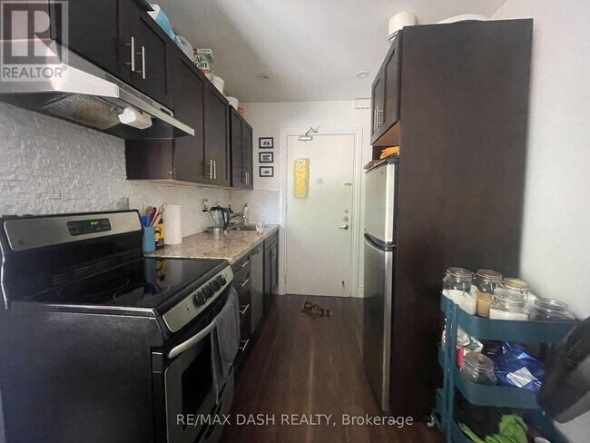 Photo - 141 Admiral Rd Unité 202