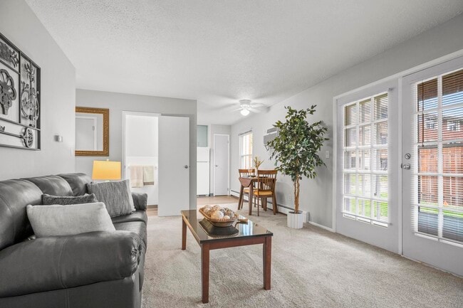 Williamsburg & Portage Pointe Apartments