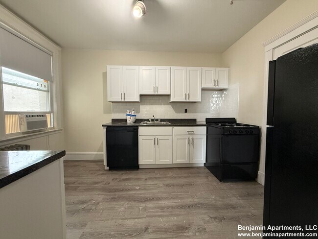 Building Photo - 1634 Commonwealth Ave Unit 22 Rental