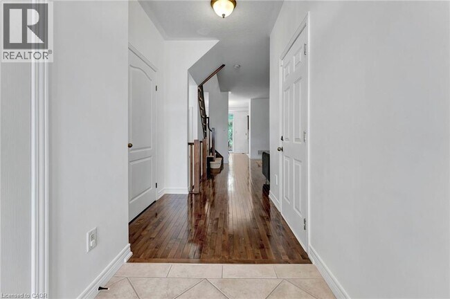 Photo - 400 Stonehenge Dr