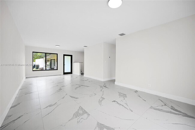 Photo - 100 SW 7th St Unit 1-2