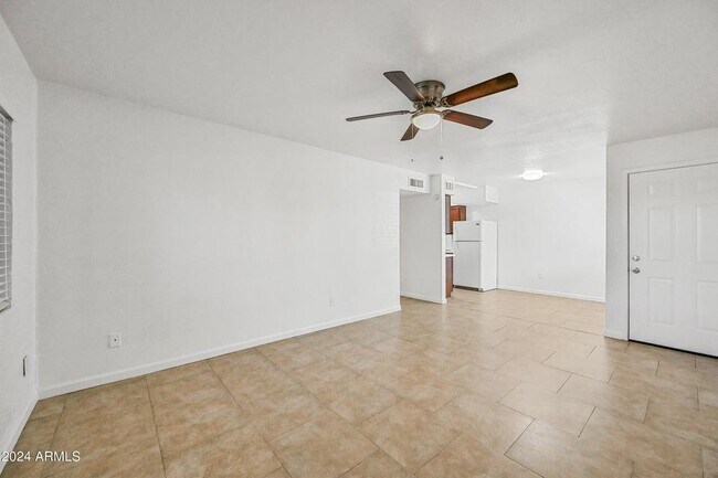 Photo - 1518 W Colter St Unidad Apt 10