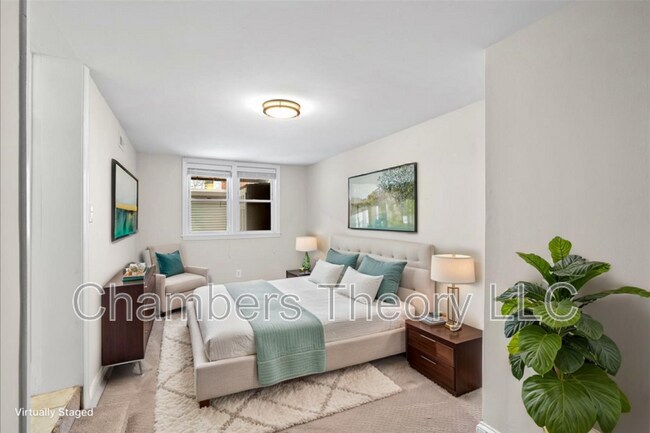 Photo - 619 Orleans Pl NE