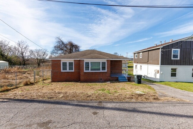 Photo - 408 Miles Ave