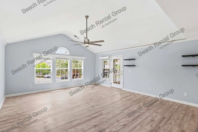 Photo - 4665 Fringetree Dr Unit 5e