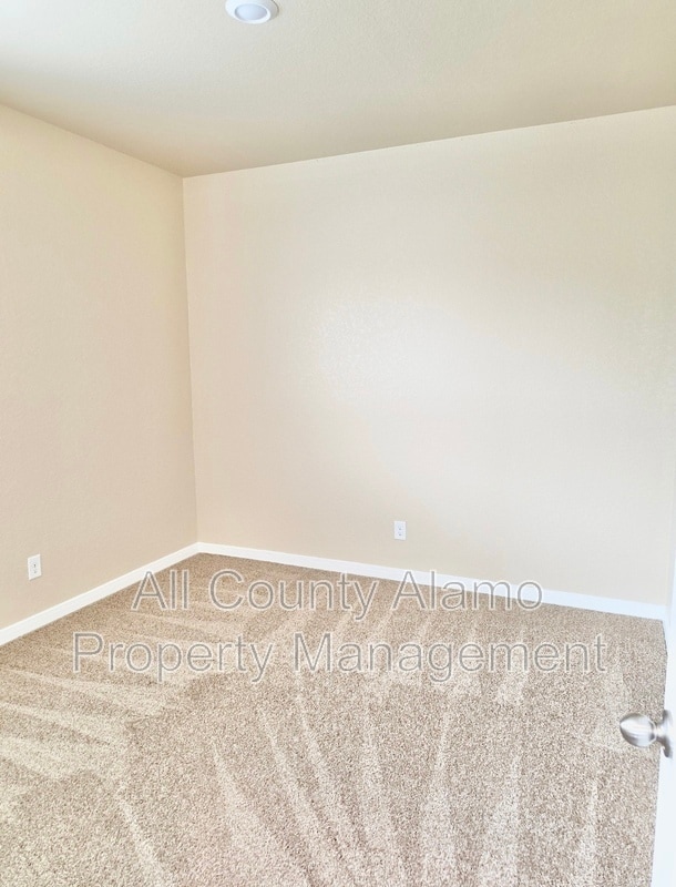 Photo - 12818 Cedarcreek Trl