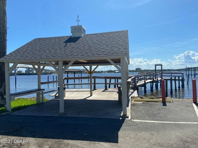 Photo - 2 bed condo overlooking the river