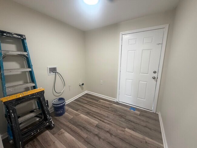 Photo - 2146 Gent Ave