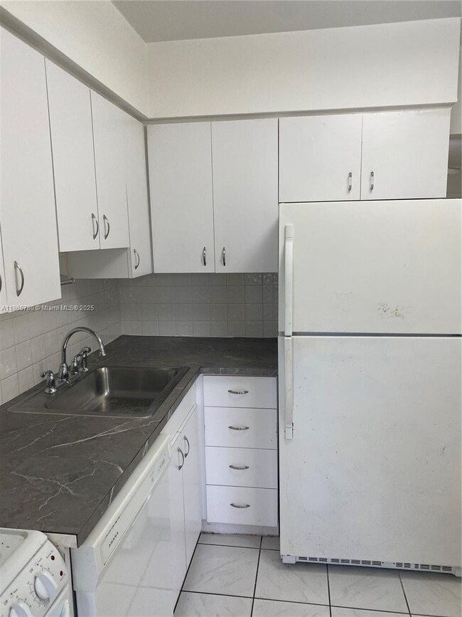 Photo - 258 NE 41st St Unit 258