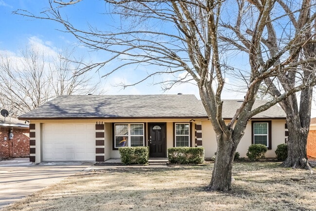 Building Photo - 808 Quinette Dr