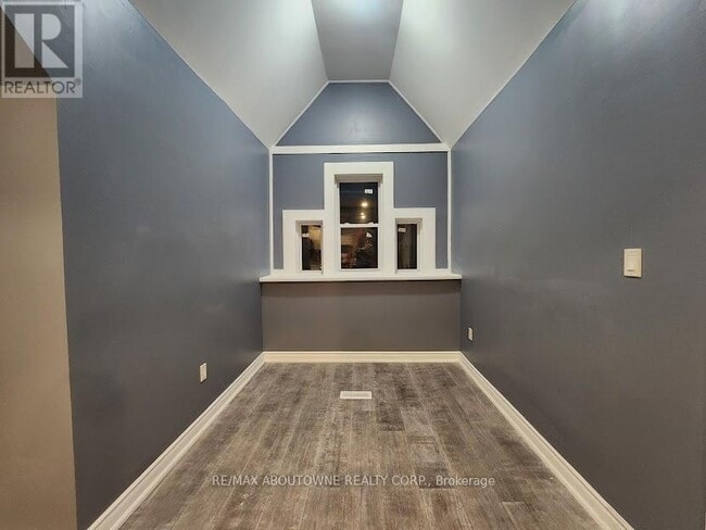 Photo - 498 Main St E Unit 3