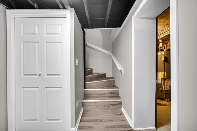 Photo - Charming / Totally Remodeled Apartment!