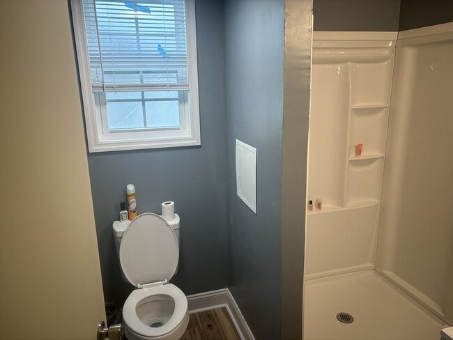 Building Photo - 222 Wood Dale Dr