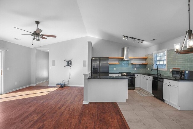 Photo - House for Rent in Wilmington with Fenced yard!