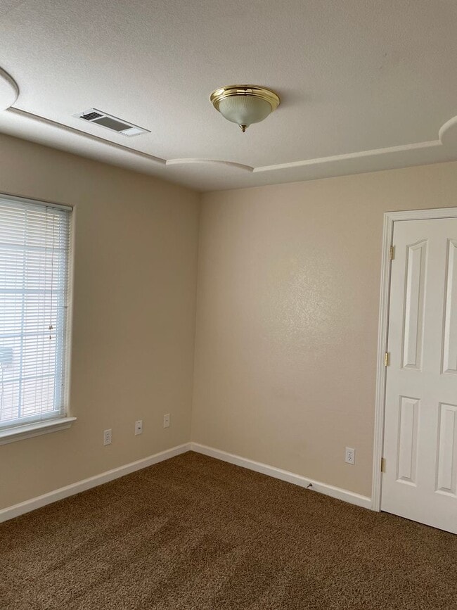 Photo - 4 BED 2 BATH LOCATED IN THE RAVENWOOD SUBDIVISION