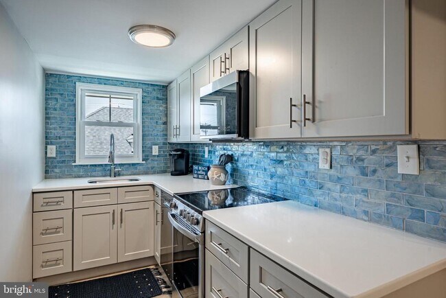 Photo - 5708 Park Blvd Unit 2