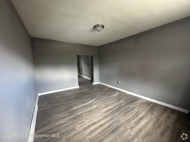 Building Photo - 127 N River St Rental