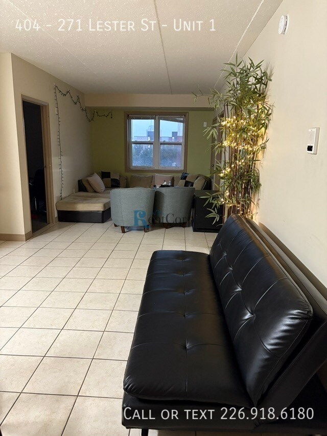 Building Photo - 271-271 Lester St Unit 1